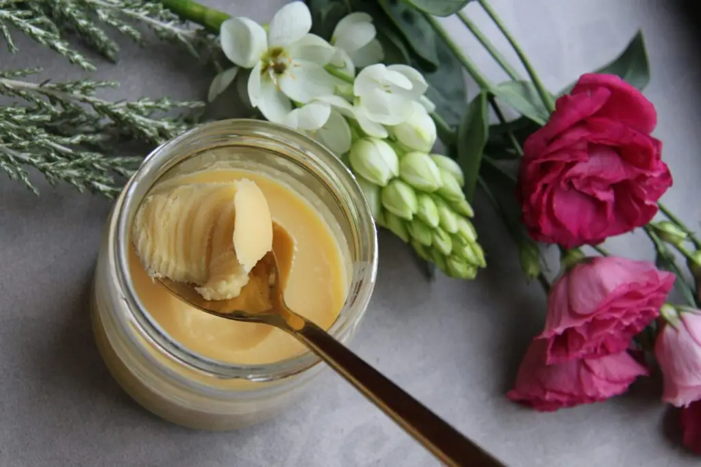 Ghee (prepustené maslo): Starodávny ajurvédsky poklad pre moderné zdravie 1 ed3816a78356a36ac43355fb0b6ec4aa